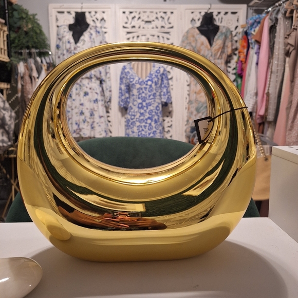 Prettylittlethings - Picture 3 of 3